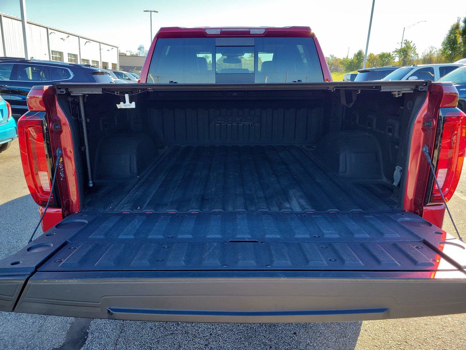 Used 2024 GMC Sierra 1500 AT4 w/ AT4 Preferred Package AWD/4WD image 7