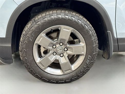 Used 2025 Honda Ridgeline TrailSport image 32