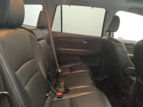 Used 2019 Honda Pilot Touring image 19