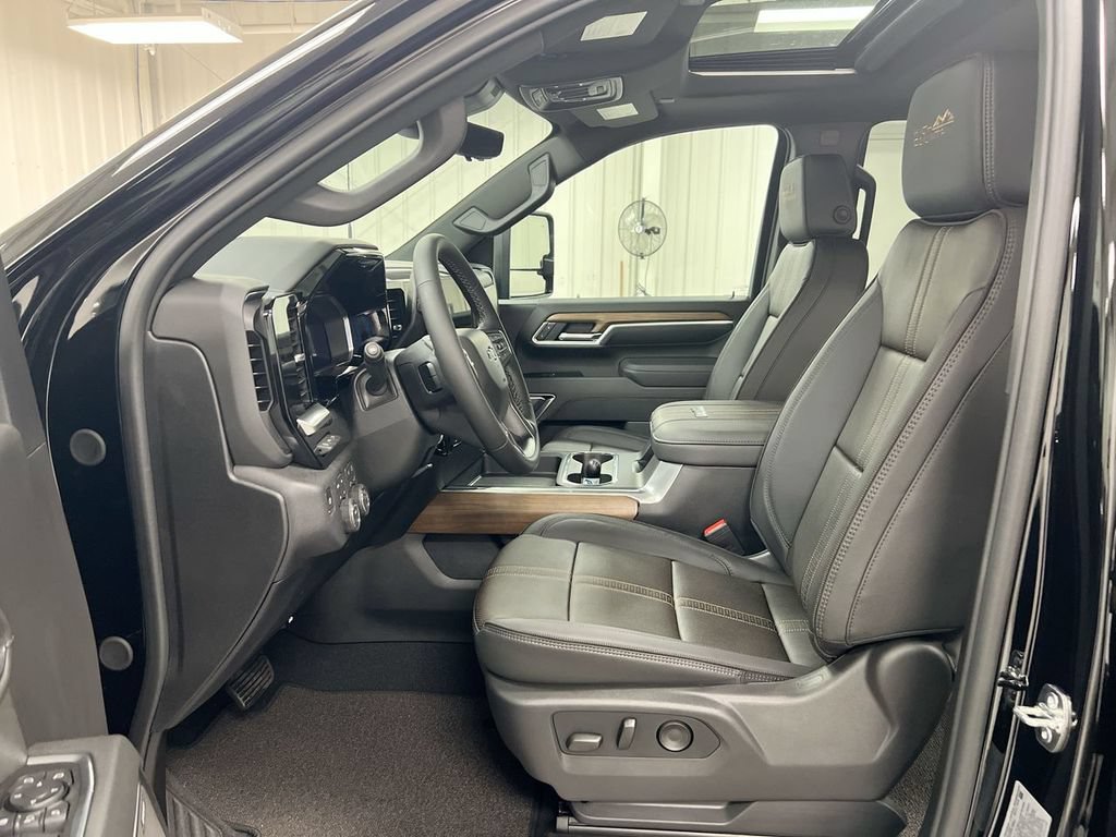 New 2026 Chevrolet Silverado 2500 High Country w/ High Country Premium Package AWD/4WD image 21