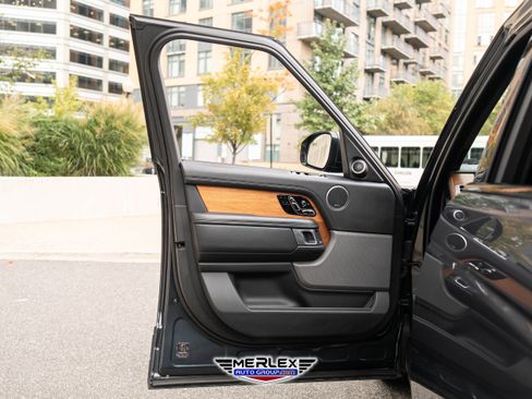 Used 2018 Land Rover Range Rover Long Wheelbase Supercharged image 46