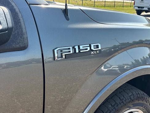 Used 2018 Ford F150 XLT w/ Equipment Group 302A Luxury AWD/4WD image 11