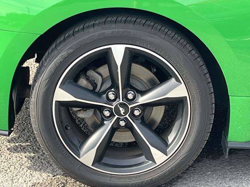 Used 2019 Ford Mustang Coupe RWD image 9