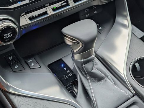 New 2026 Lexus LX 600 4WD w/ Premium Package image 20
