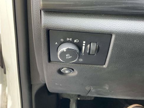 Used 2020 Jeep Grand Cherokee Altitude RWD image 20