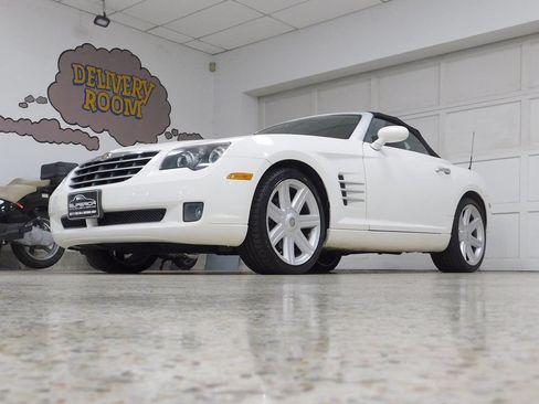 Used 2005 Chrysler Crossfire Limited RWD image 12