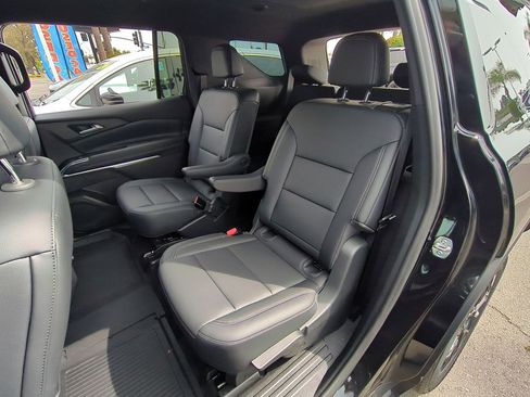 Used 2024 Chevrolet Traverse LT w/ Midnight/Sport Edition image 24