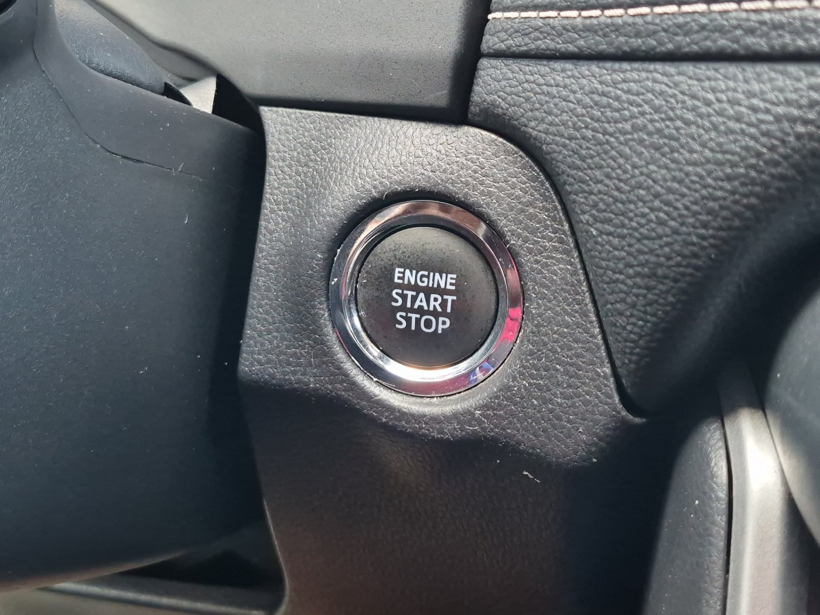 Certified 2025 Toyota RAV4 XLE FWD image 20