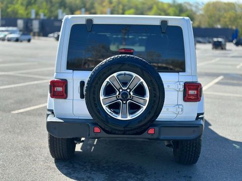 Used 2021 Jeep Wrangler Unlimited Sahara AWD/4WD image 5