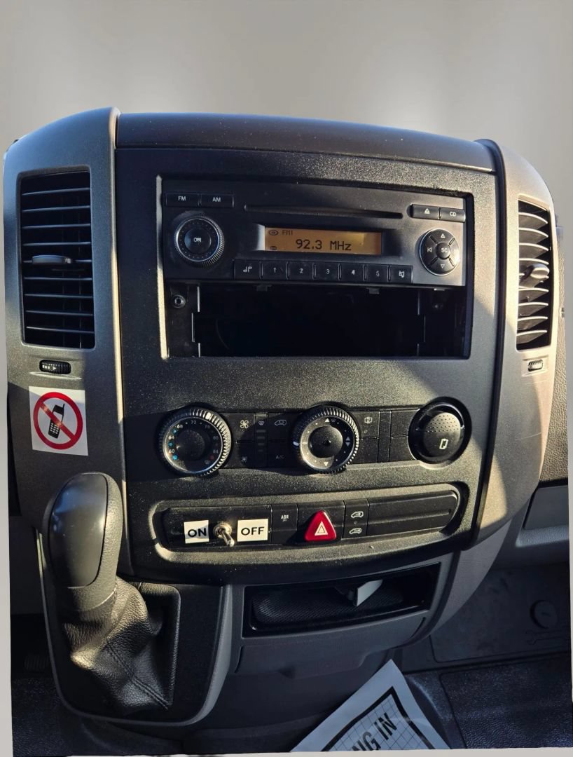 Used 2010 Mercedes-Benz Sprinter 3500 image 18
