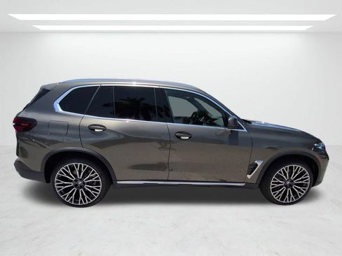New 2026 BMW X5 sDrive40i w/ Climate Comfort Package RWD image 3