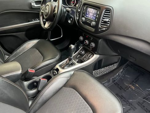 Used 2018 Jeep Compass Latitude image 14
