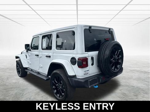 Used 2024 Jeep Wrangler Unlimited Sahara AWD/4WD image 7