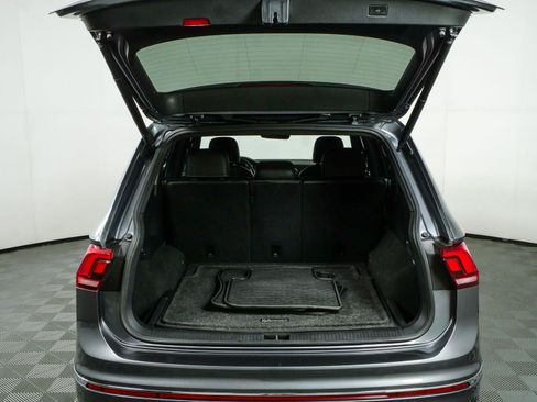 Used 2022 Volkswagen Tiguan SEL R-Line AWD/4WD image 32
