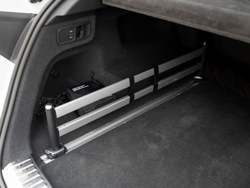 Used 2019 Lamborghini Urus image 45