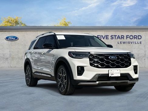 Used 2025 Ford Explorer Platinum w/ Ultimate Package AWD/4WD image 1