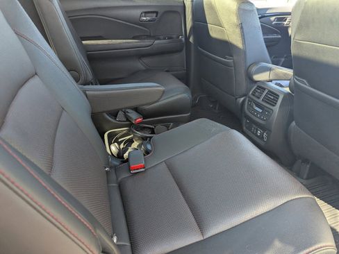 Used 2021 Honda Pilot Black Edition image 14