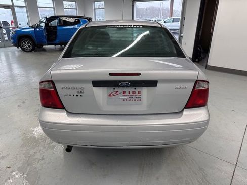 Used 2006 Ford Focus ZX4 Sedan image 9