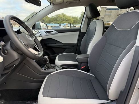 New 2026 Volkswagen Taos SE image 20
