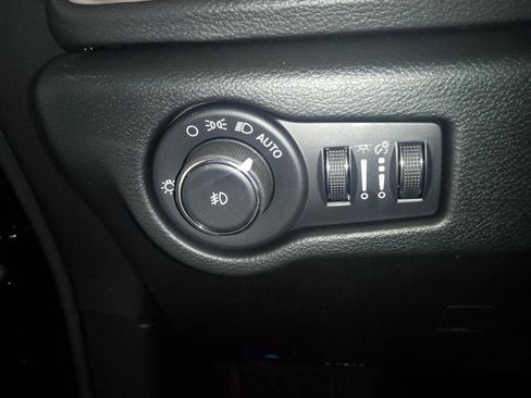 New 2026 Chrysler Pacifica Limited w/ S Appearance Package FWD image 11