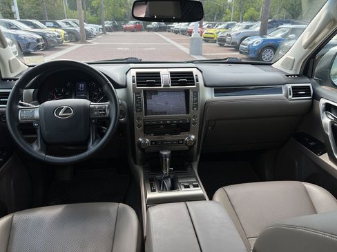 Used 2016 Lexus GX 460 w/ Navigation Package AWD/4WD image 30