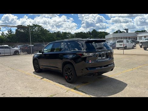 Used 2021 Chevrolet Traverse Premier w/ Redline Edition AWD/4WD image 4