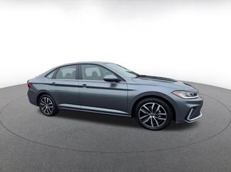 Used 2025 Volkswagen Jetta SE video 2