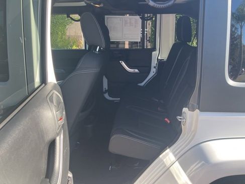 Used 2016 Jeep Wrangler Unlimited Sahara w/ Connectivity Group image 14