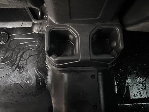 Used 2022 Jeep Wrangler Unlimited Sport image 27