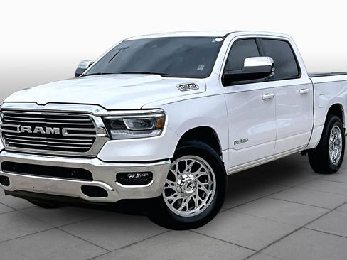 Used 2023 RAM 1500 Laramie AWD/4WD image 3