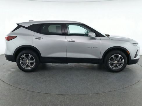 Used 2025 Chevrolet Blazer LT FWD image 11