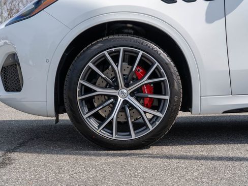 New 2026 Maserati Grecale Modena image 9