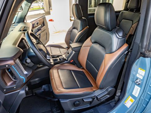 Used 2022 Ford Bronco Outer Banks AWD/4WD image 29