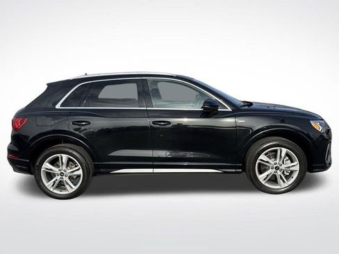 Used 2022 Audi Q3 2.0T Premium Plus w/ Premium Plus Package image 6