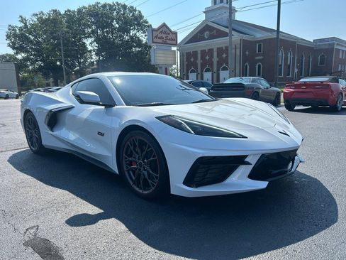 Used 2023 Chevrolet Corvette Stingray Premium Cpe RWD image 3