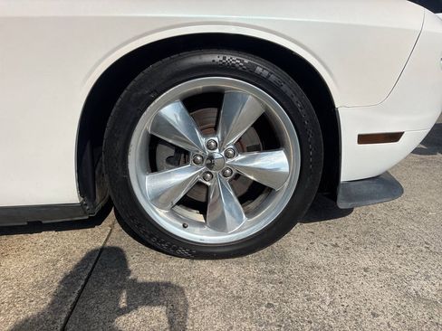 Used 2014 Dodge Challenger R/T RWD image 14