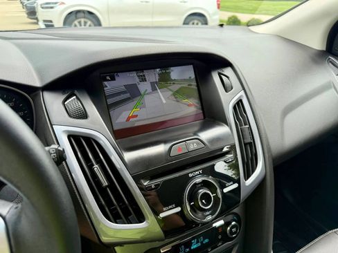 Used 2014 Ford Focus Titanium FWD image 20