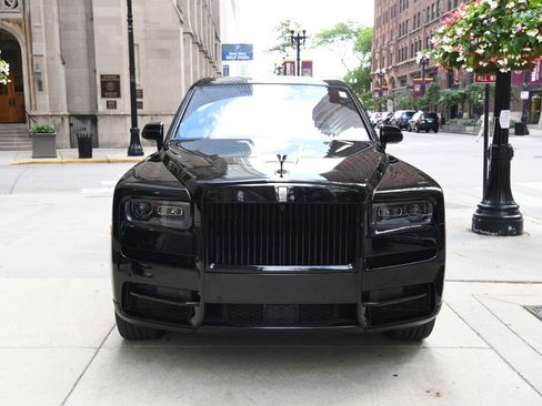 Used 2024 Rolls-Royce Cullinan image 2