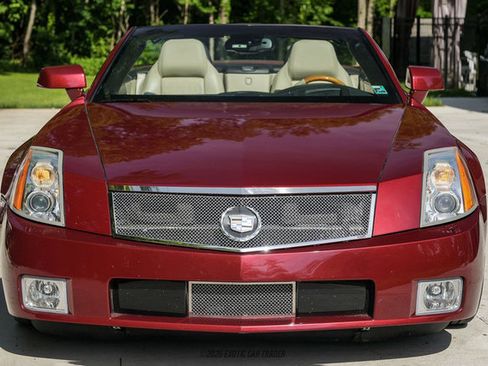 Used 2006 Cadillac XLR RWD image 13