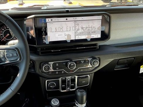 New 2025 Jeep Gladiator Sport image 8