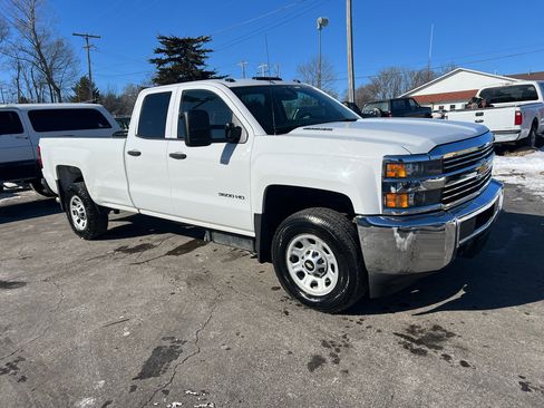 Used 2015 Chevrolet Silverado 3500 W/T w/ WT Convenience Package image 3