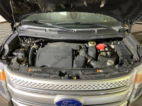 Used 2015 Ford Explorer XLT AWD/4WD image 41