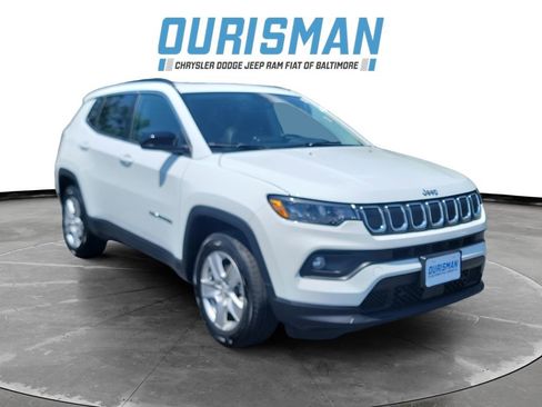 Used 2022 Jeep Compass Latitude w/ Sun and Sound Group AWD/4WD image 1
