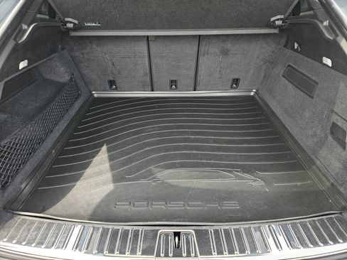 Certified 2024 Porsche Cayenne Coupe AWD/4WD image 31
