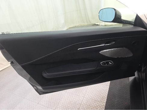 Used 2025 Aston Martin V8 Vantage Coupe RWD image 12