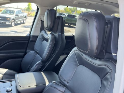 Used 2025 Lincoln Aviator Reserve w/ Luxury Package AWD/4WD image 15