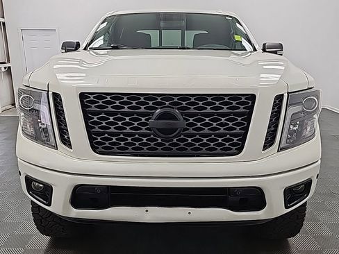 Used 2018 Nissan Titan SL w/ Midnight Edition image 3