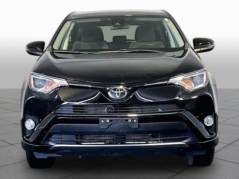 Used 2018 Toyota RAV4 XLE AWD/4WD image 4
