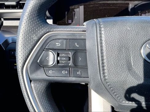 Used 2025 Toyota 4Runner SR5 image 10