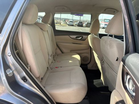 Used 2016 Nissan Rogue SV AWD/4WD image 17